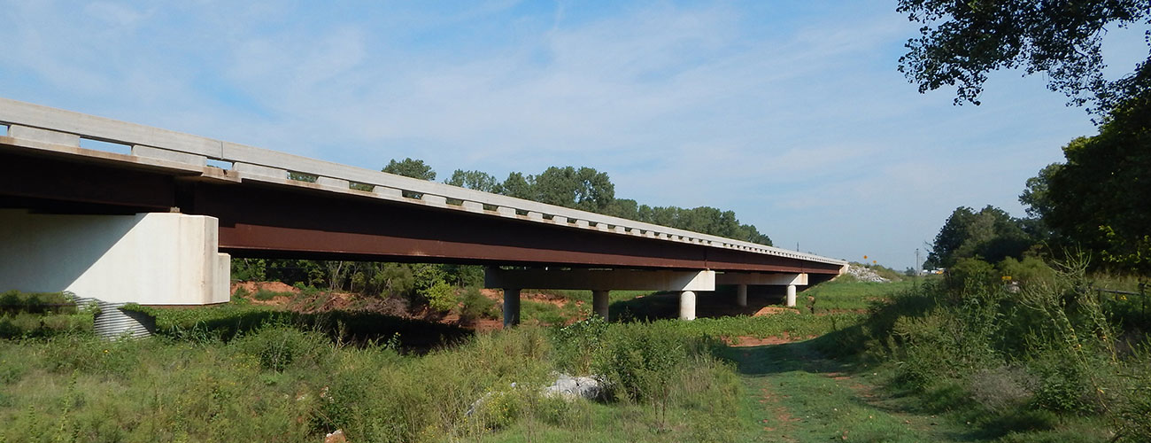 CEC® provided survey, bridge design, roadway design, traffic control and project sequencing for the Washita River